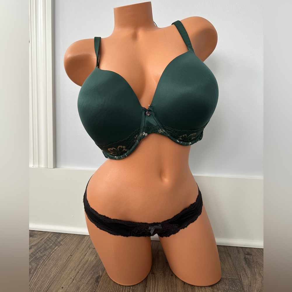 Victoria Secret brand new without tag wired bra